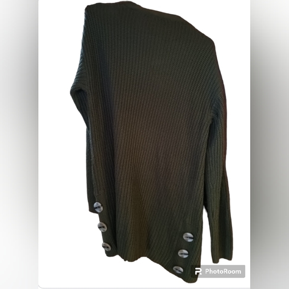 Derek Heart Cardigan Sweater Olive Green with Buttons on the lower back - Picture 2 of 2